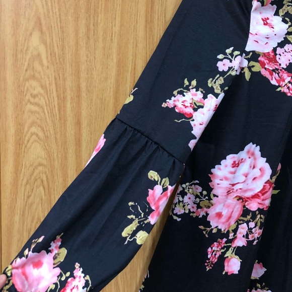 Floral top - Picture 2 of 2